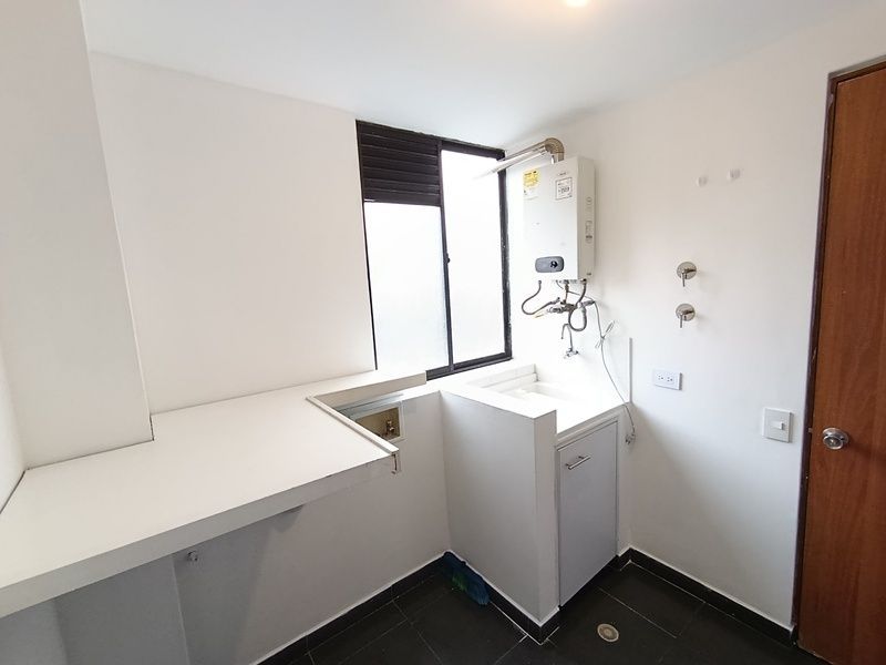 Apartamento en arriendo ubicado en Envigado, sector La Intermedia - 12
