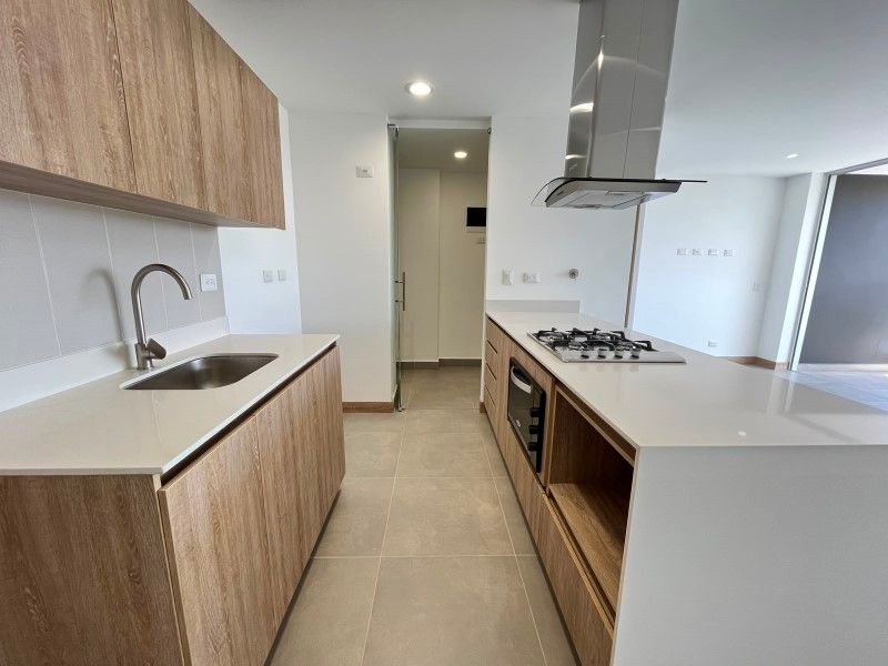 APARTAMENTO EN ARRIENDO EN RIO NEGRO SECTOR SAN NICOLAS  - 2
