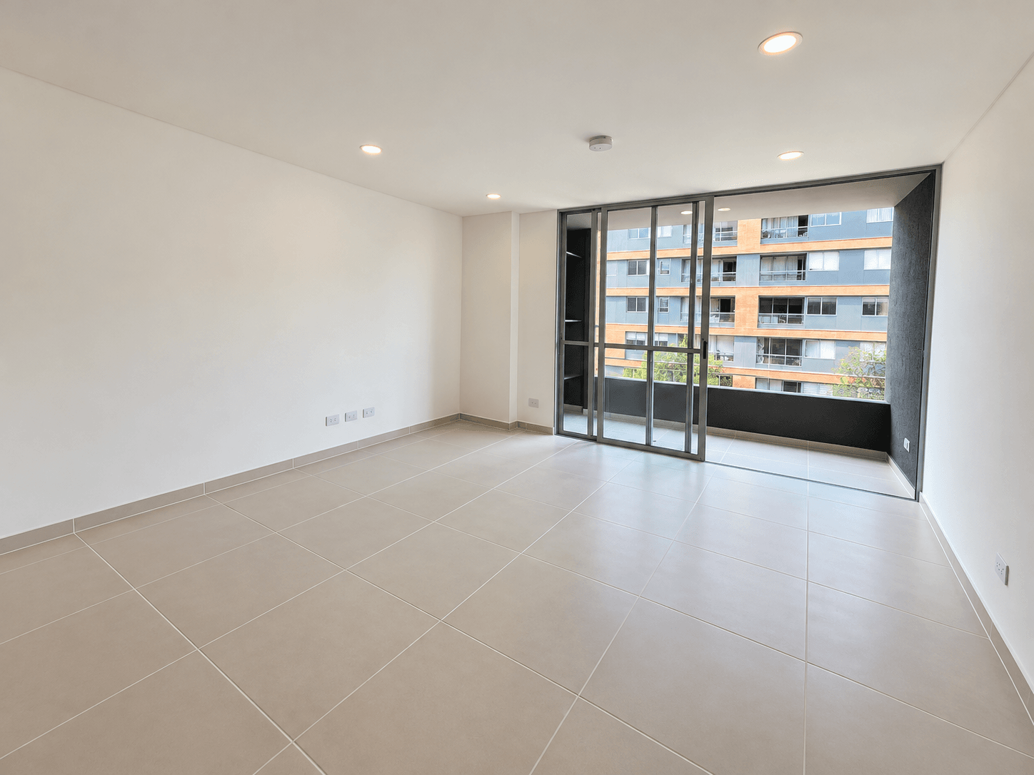 APARTAMENTO EN ARRIENDO UBICADO EN MEDELLIN SECTOR POBLADO - 2