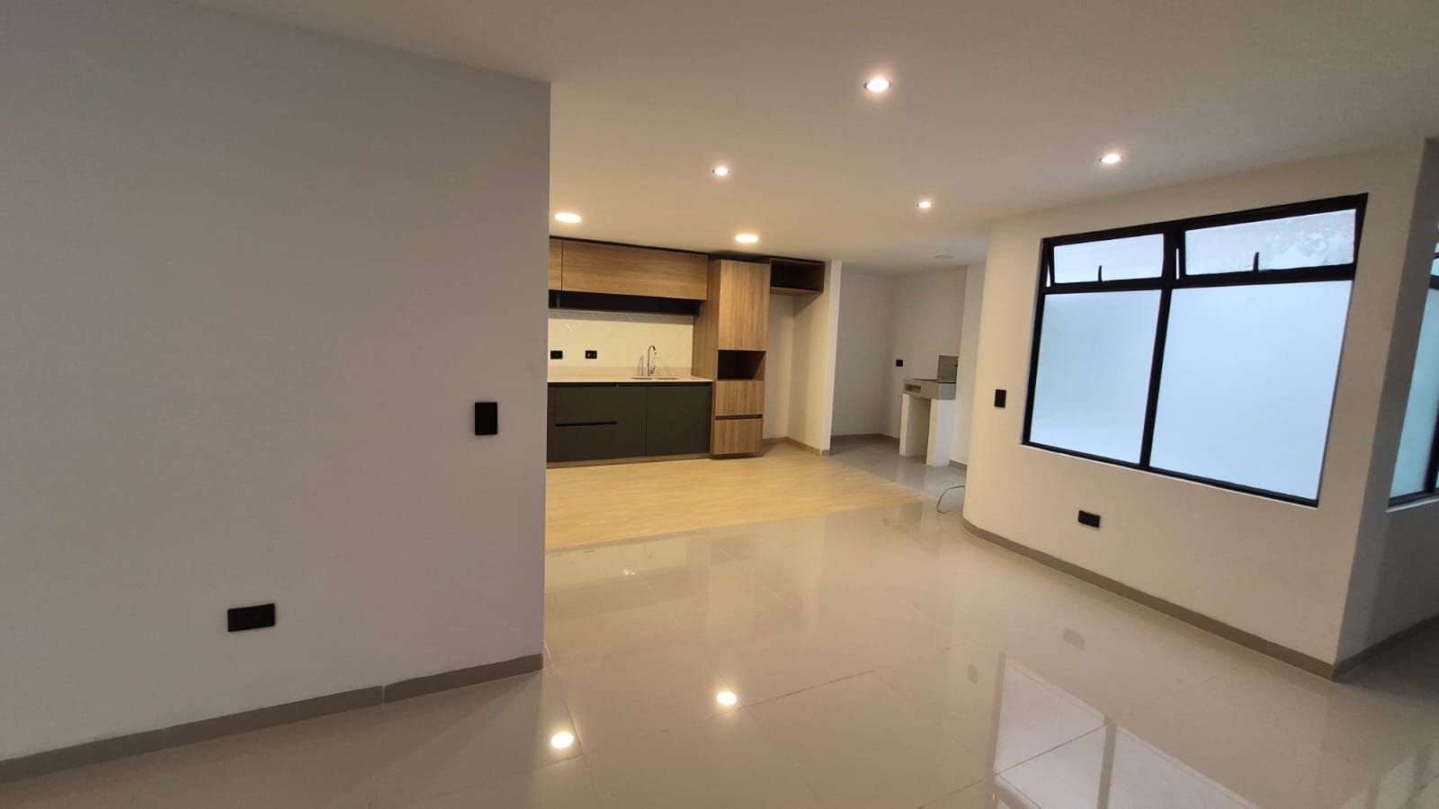 APARTAMENTO EN ARRIENDO UBICADO EN SABANETA SECTOR CENTRO - 2