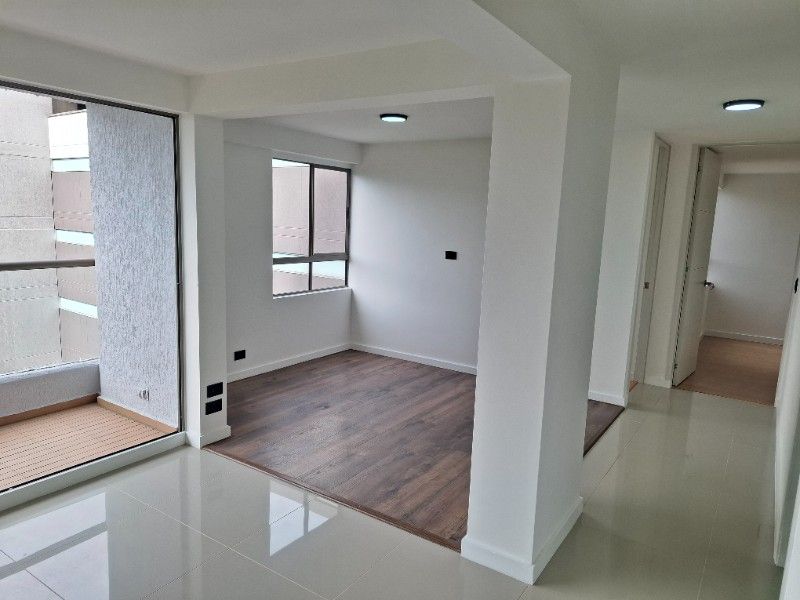 APARTAMENTO EN VENTA UBICADO EN MEDELLIN SECTOR LOMA DE LOS BERNAL - 2