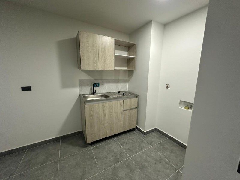 APARTAESTUDIO EN ARRIENDO UBICADO EN ENVIGADO - 2