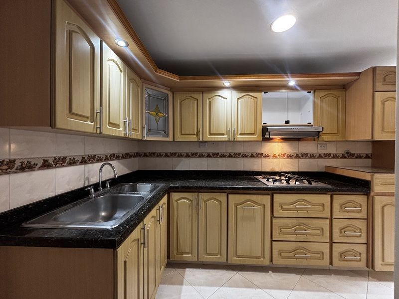 Casa en arriendo ubicada en Envigado, sector Loma de los Benedictinos - 2