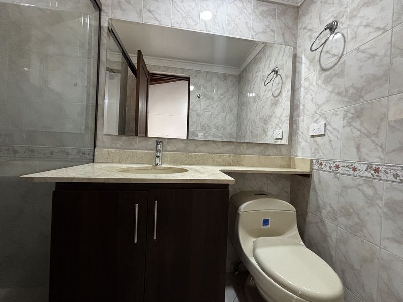 Casa en arriendo ubicada en Envigado, sector Loma de los Benedictinos - 11