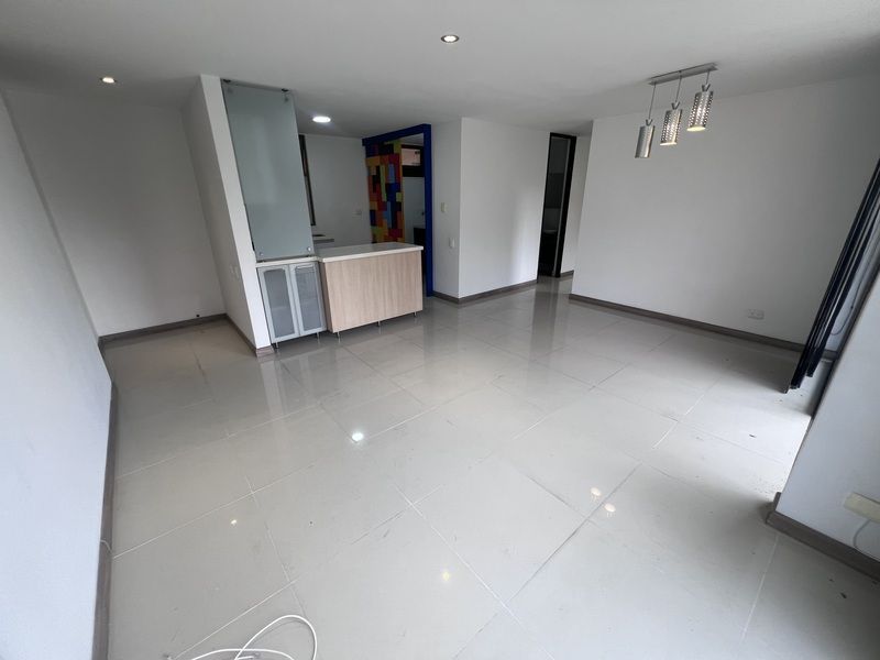 Apartamento en arriendo ubicado en Medellín, sector Altos del Poblado - 2