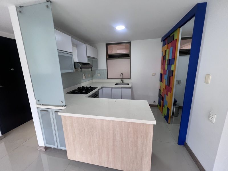 Apartamento en arriendo ubicado en Medellín, sector Altos del Poblado - 4