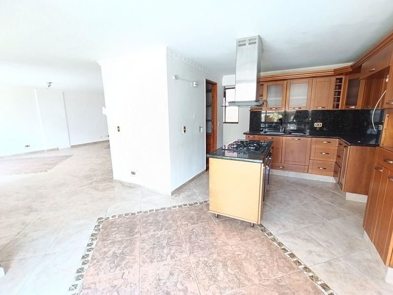Casa en arriendo ubicada en Sabaneta, sector Aves María - 3