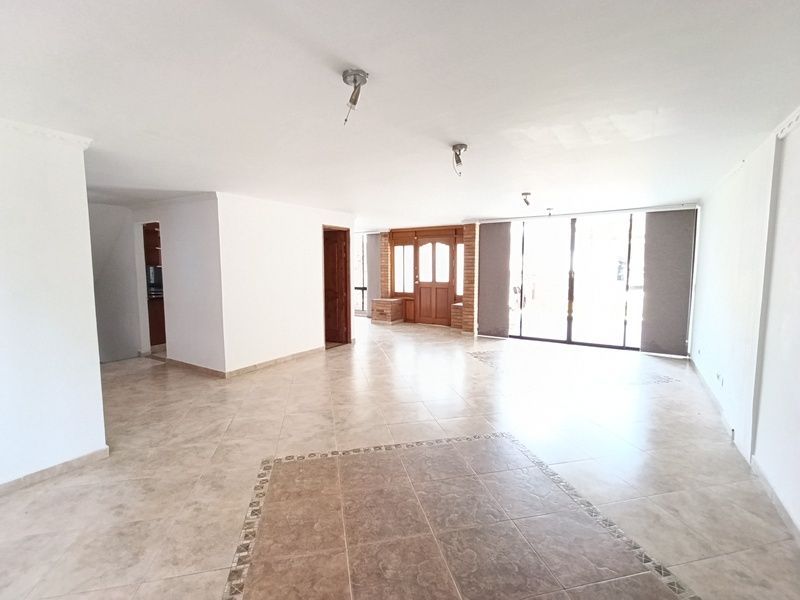 Casa en arriendo ubicada en Sabaneta, sector Aves María - 5