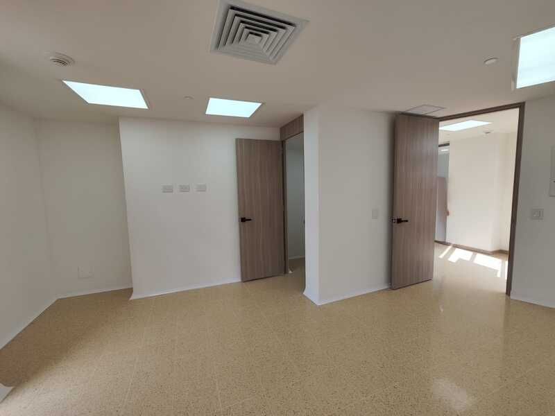 Consultorio en arriendo ubicado en Medellín, sector San Diego - 4