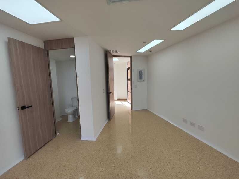 Consultorio en arriendo ubicado en Medellín, sector San Diego - 5