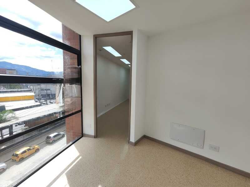 Consultorio en arriendo ubicado en Medellín, sector San Diego - 6