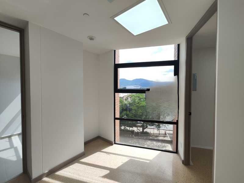 Consultorio en arriendo ubicado en Medellín, sector San Diego - 7