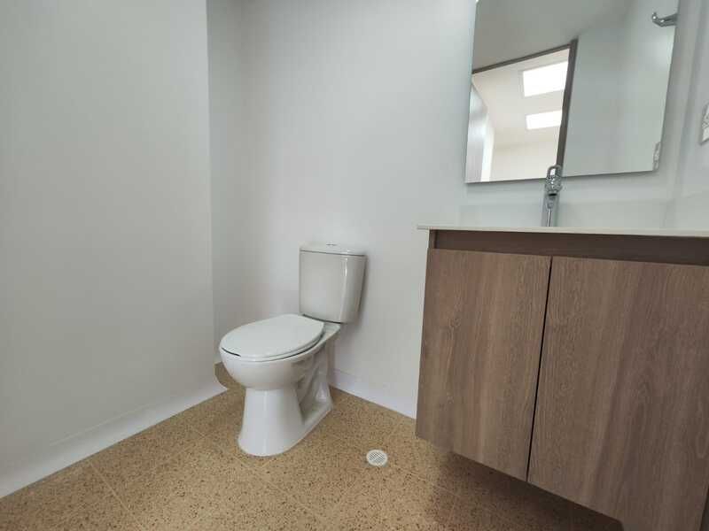 Consultorio en arriendo ubicado en Medellín, sector San Diego - 8