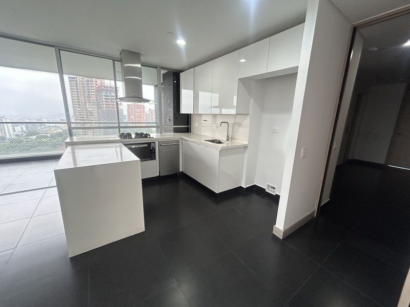 Apartamento en arriendo ubicado en Medellín, sector Los Balsos - 3