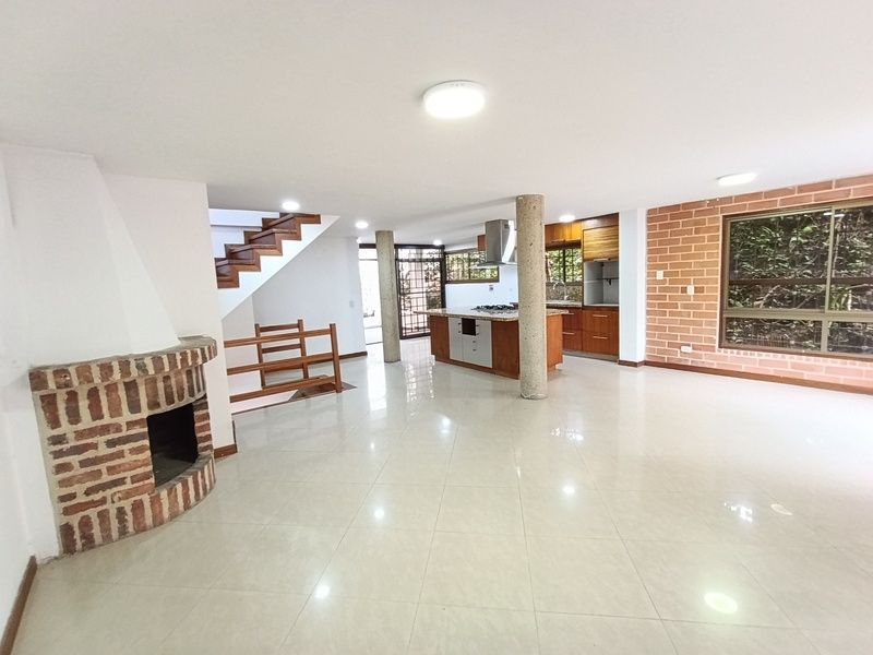 Casa en arriendo ubicada en Sabaneta, sector Aves María - 3