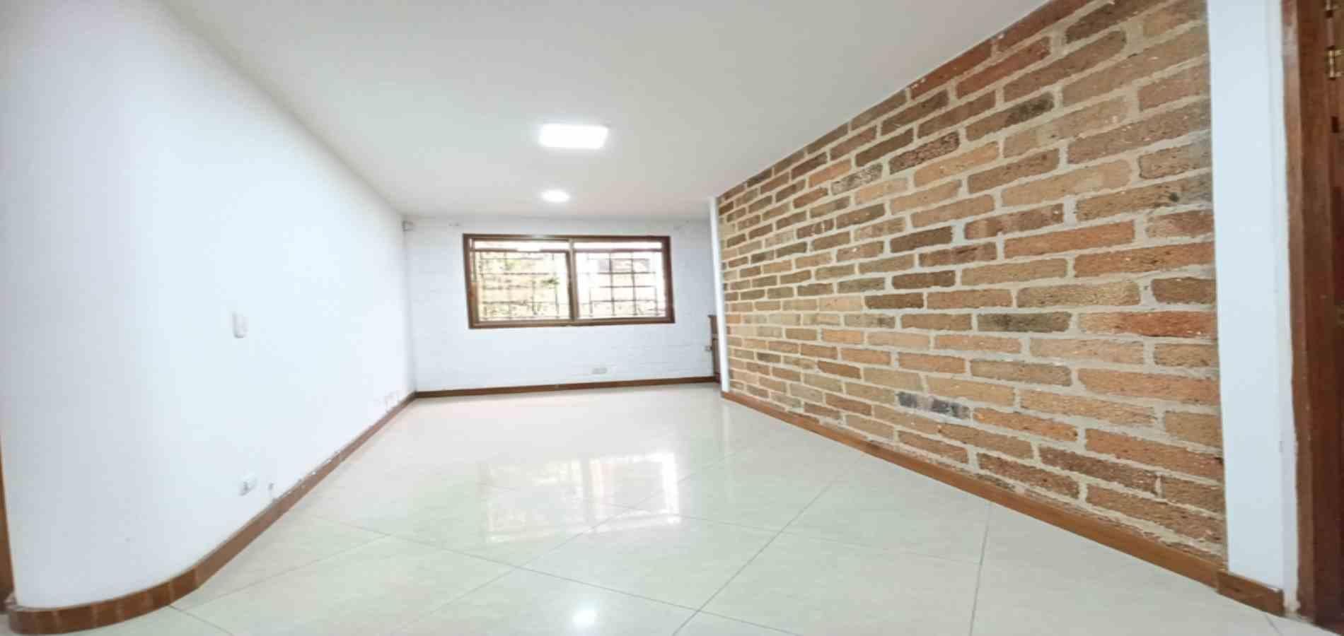 Casa en arriendo ubicada en Sabaneta, sector Aves María - 4
