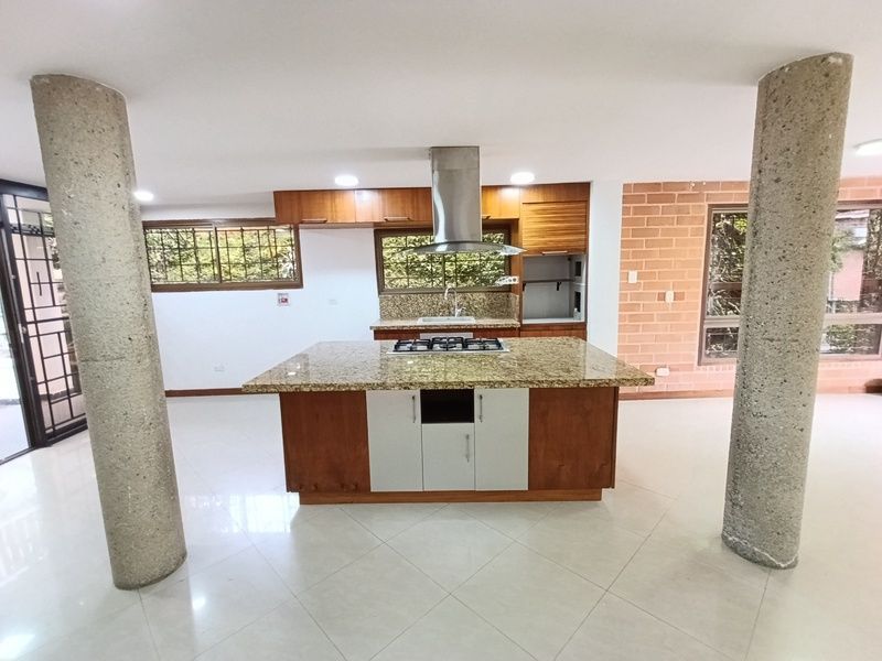Casa en arriendo ubicada en Sabaneta, sector Aves María - 5