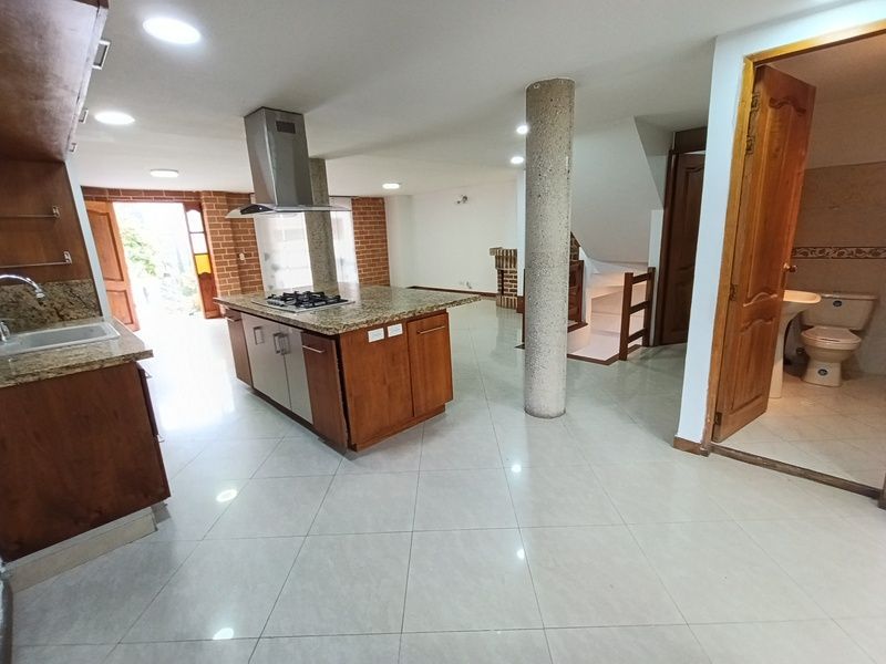 Casa en arriendo ubicada en Sabaneta, sector Aves María - 6