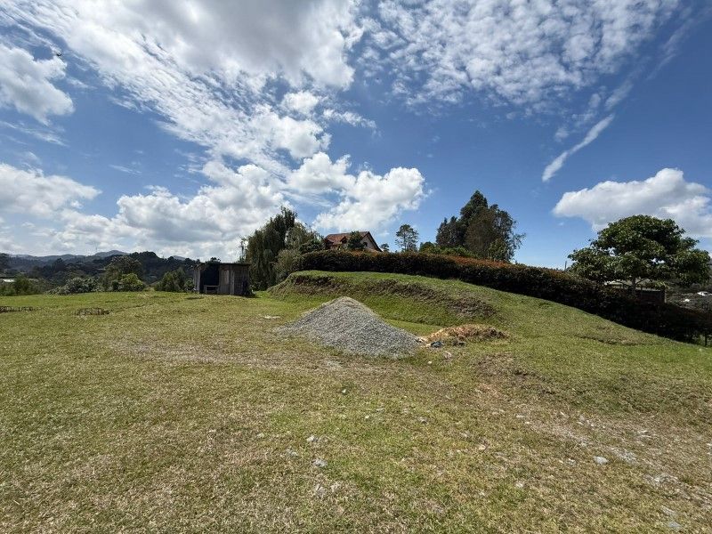 Lote en venta ubicado en El Retiro, sector El Pantanillo - 6