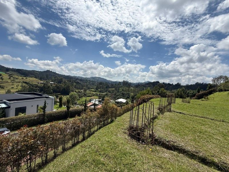 Lote en venta ubicado en El Retiro, sector El Pantanillo - 10