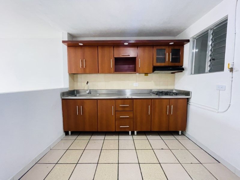 Casa en venta ubicada en Medellín, sector La Pradera - 3