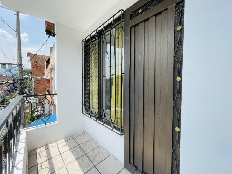 Casa en venta ubicada en Medellín, sector La Pradera - 24
