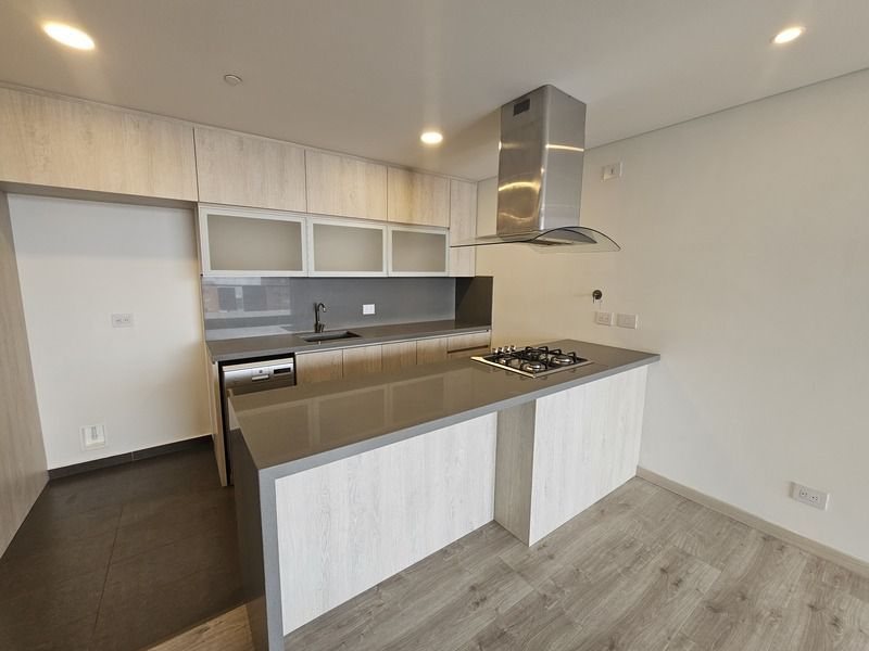 Apartamento en arriendo ubicado en Medellín, sector Altos del Poblado - 2