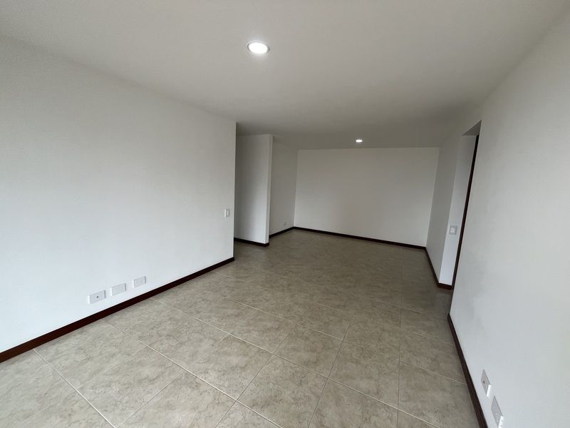 Apartamento en arriendo ubicado en Medellín, sector Los Balsos - 2