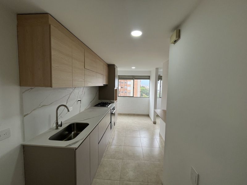 Apartamento en arriendo ubicado en Medellín, sector Los Balsos - 5