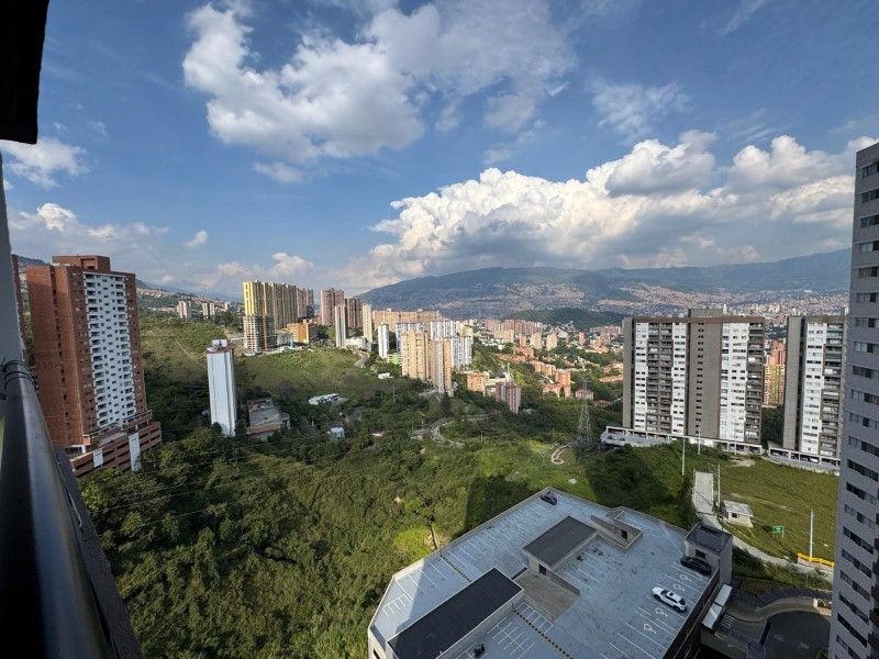 Apartamento en venta ubicado en Medellín, sector Altos de Calasanz - 10