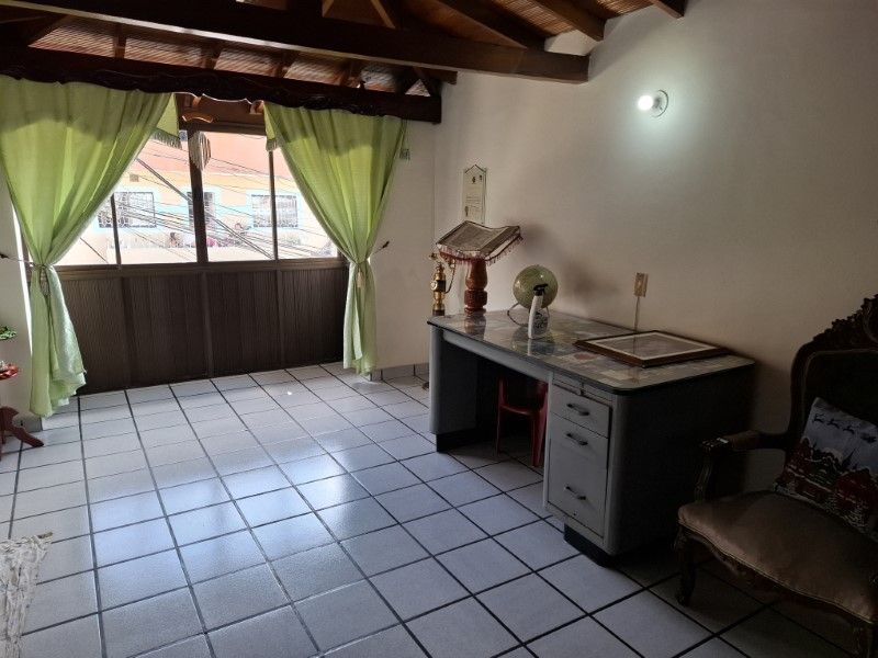 Casa en venta ubicada en Medellín, sector Campo Valdes 2 - 19