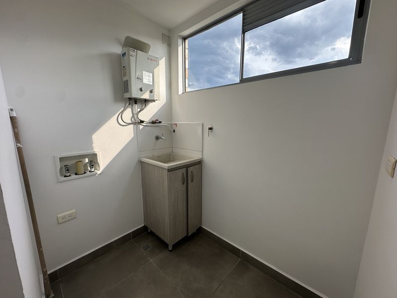 Apartamento en arriendo ubicado en Envigado, sector Loma del Esmeraldal - 10