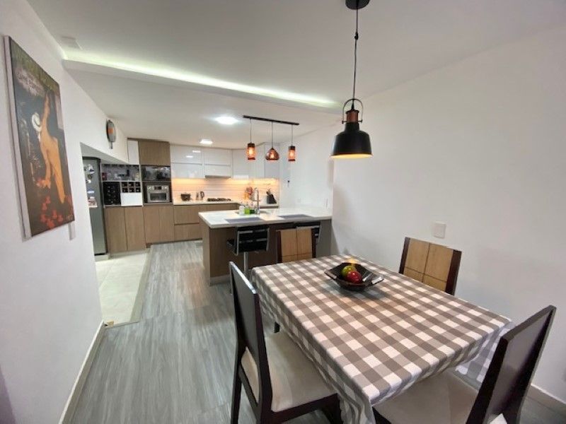 Casa en venta ubicada en Medellín, sector El Tesoro - 9
