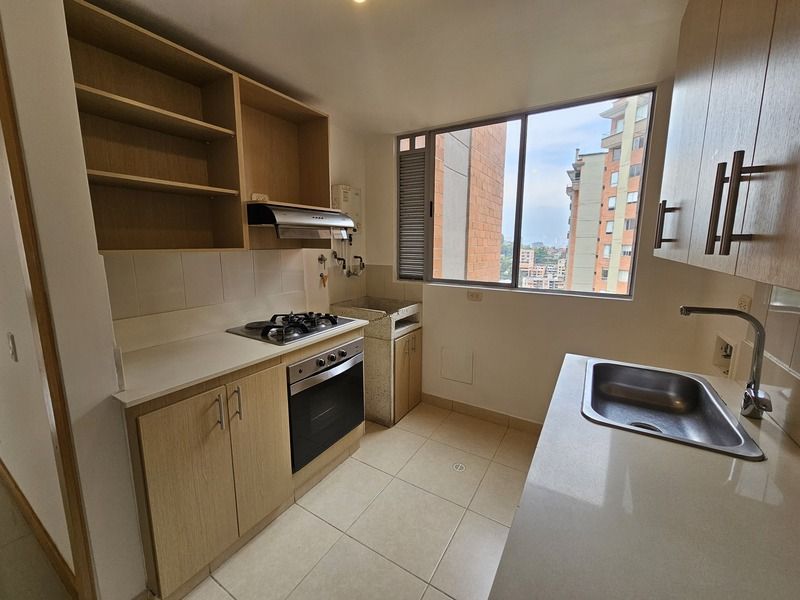 Apartamento en arriendo ubicado en Envigado, sector Camino Verde - 2