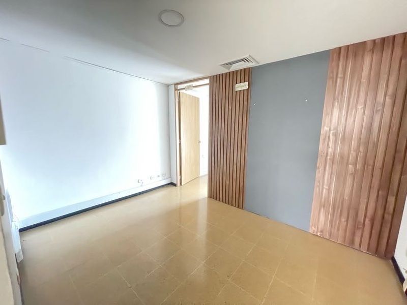 Oficina en arriendo ubicada en Medellín, sector Laureles - 6