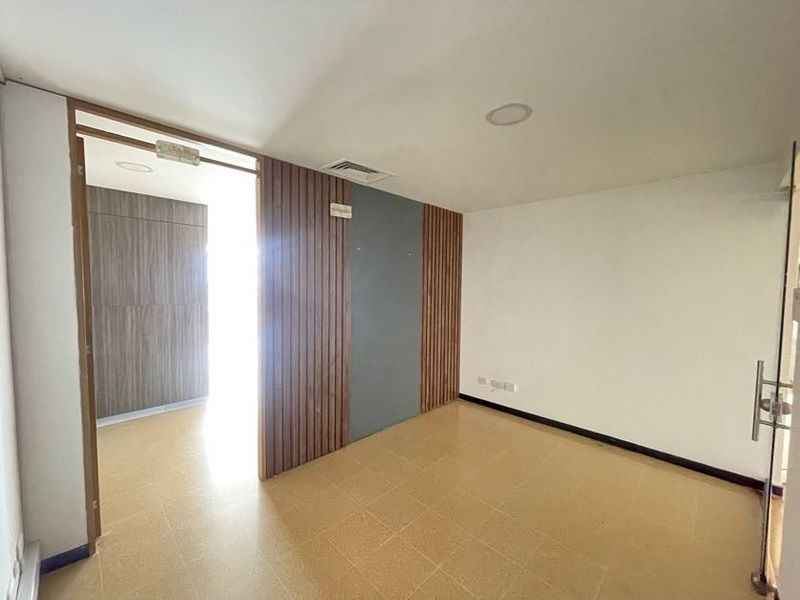 Oficina en arriendo ubicada en Medellín, sector Laureles - 7
