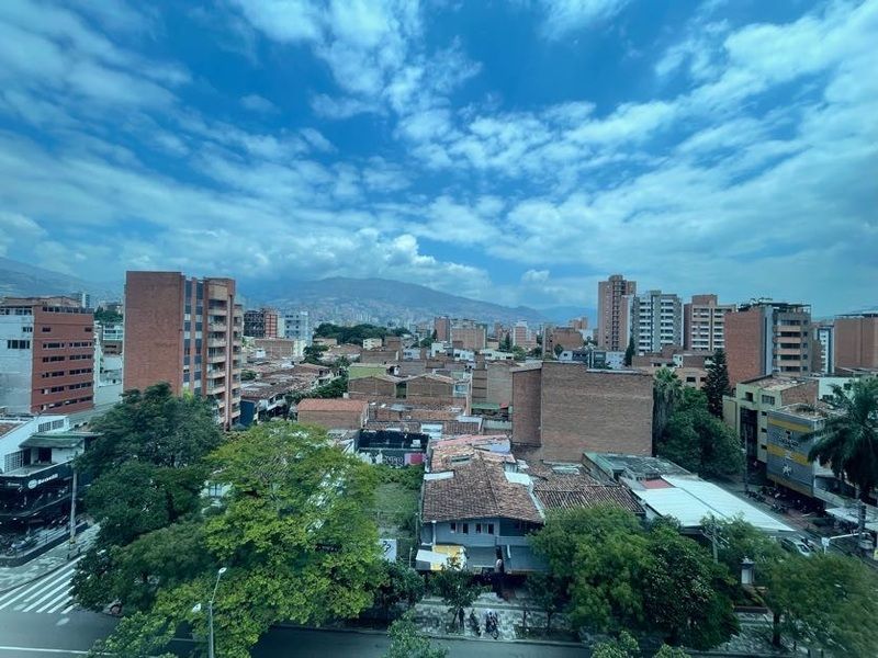 Oficina en arriendo ubicada en Medellín, sector Laureles - 14