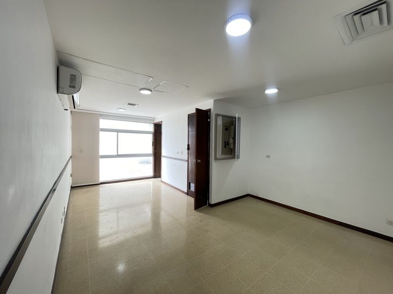 Oficina en arriendo ubicada en Medellín, sector Laureles - 2