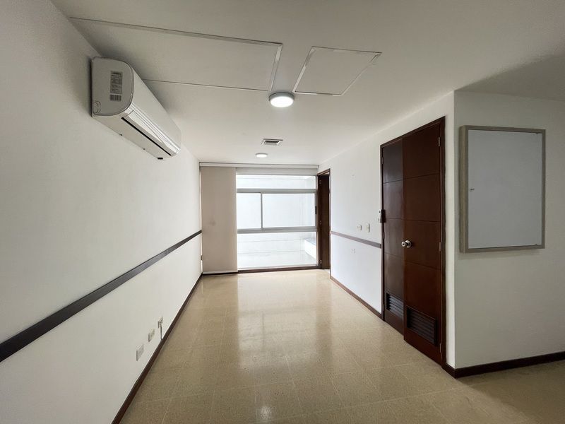 Oficina en arriendo ubicada en Medellín, sector Laureles - 3