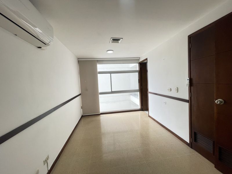 Oficina en arriendo ubicada en Medellín, sector Laureles - 4