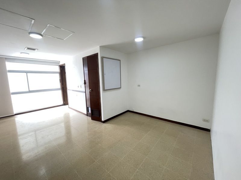 Oficina en arriendo ubicada en Medellín, sector Laureles - 6