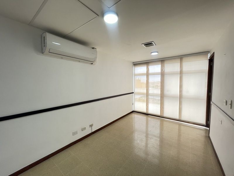 Oficina en arriendo ubicada en Medellín, sector Laureles - 7