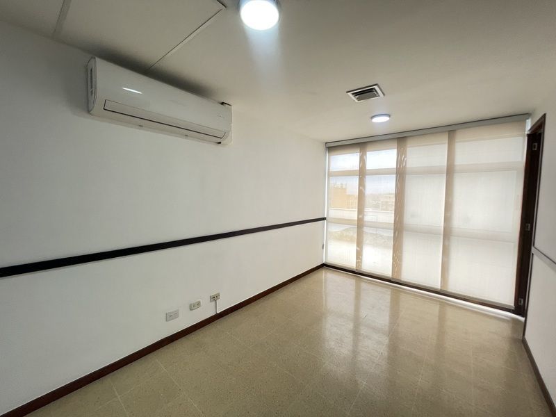 Oficina en arriendo ubicada en Medellín, sector Laureles - 9