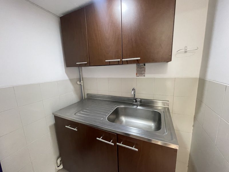 Oficina en arriendo ubicada en Medellín, sector Laureles - 11