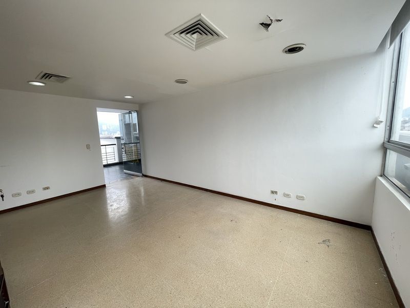 Oficina en arriendo ubicada en Medellín, sector Laureles - 5