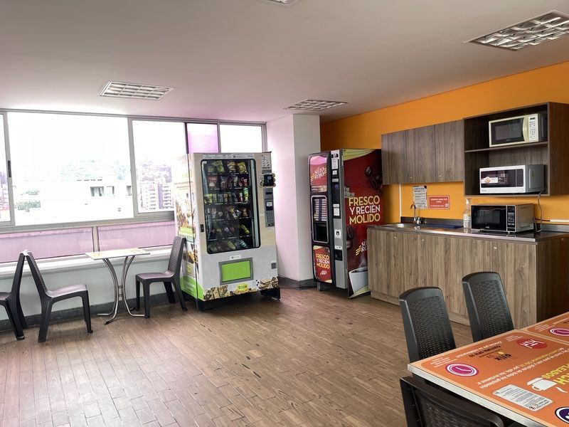 Oficina en arriendo ubicada en Medellín, sector Laureles - 7