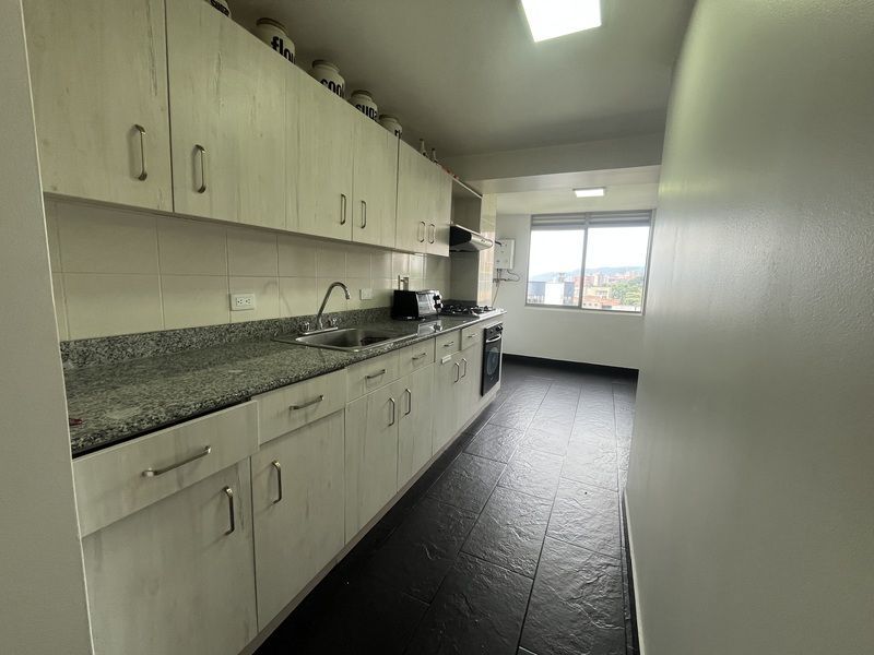 Apartamento en arriendo ubicado en Medellín, sector Los Balsos - 8