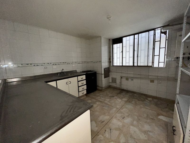 Apartamento en venta ubicado en Medellín, sector Laureles - 3