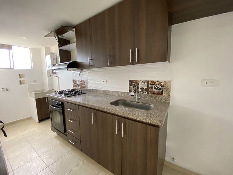 Apartamento en arriendo ubicado en Medellín, sector Loma los Bernal - 2