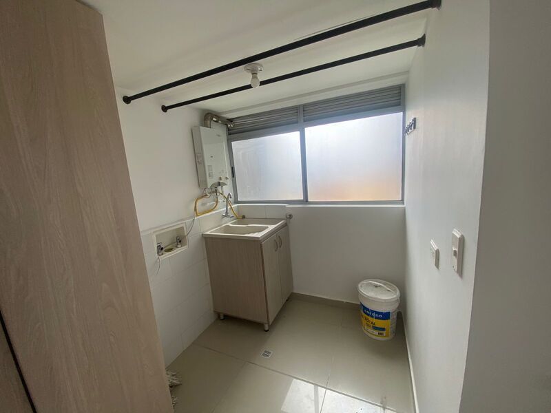Apartamento en arriendo ubicado en Medellín, sector Loma de los Bernal - 15